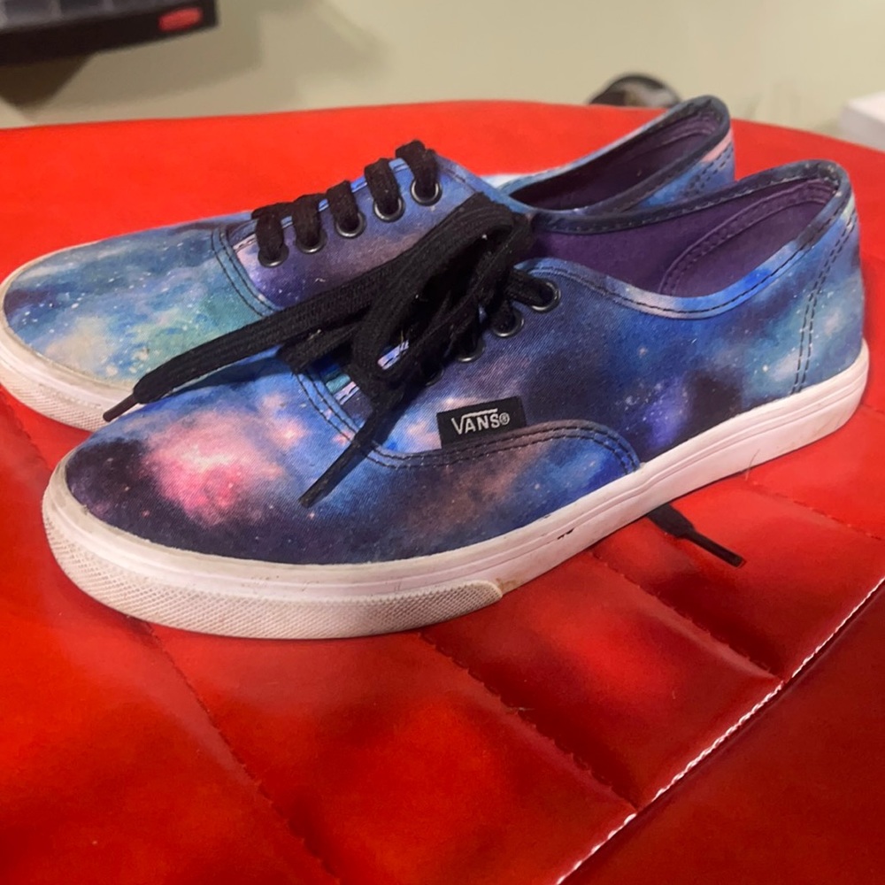 Used but in great condition VANS.
